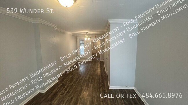 Building Photo - 539 Wunder St