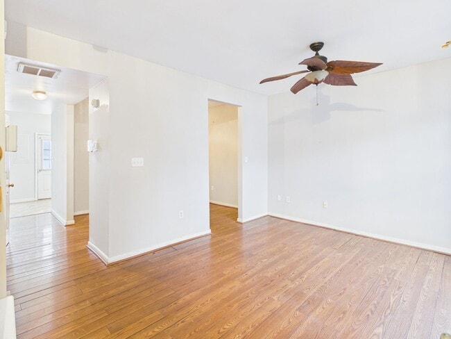 Building Photo - 4715 Milfax Rd