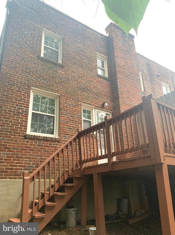 Building Photo - 1601 N Colonial Terrace