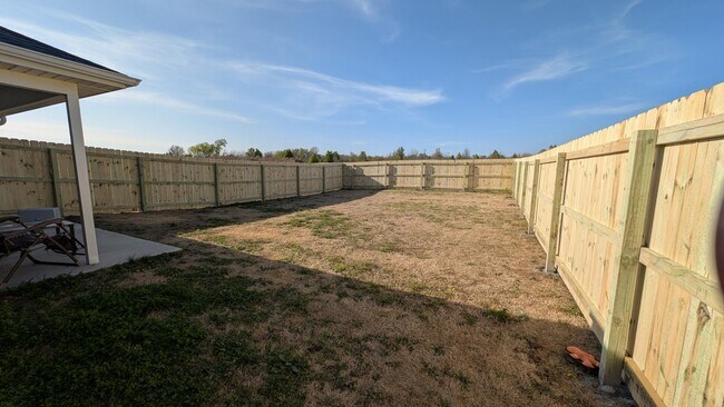 Building Photo - 707 Short Leaf Ln