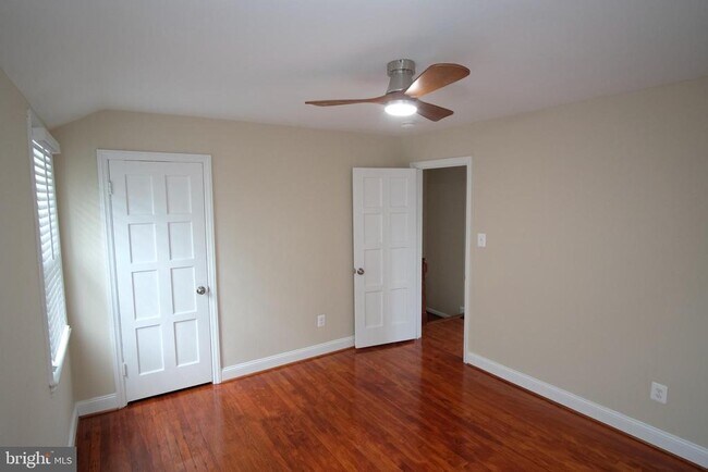 Building Photo - 632 Faraday Pl NE