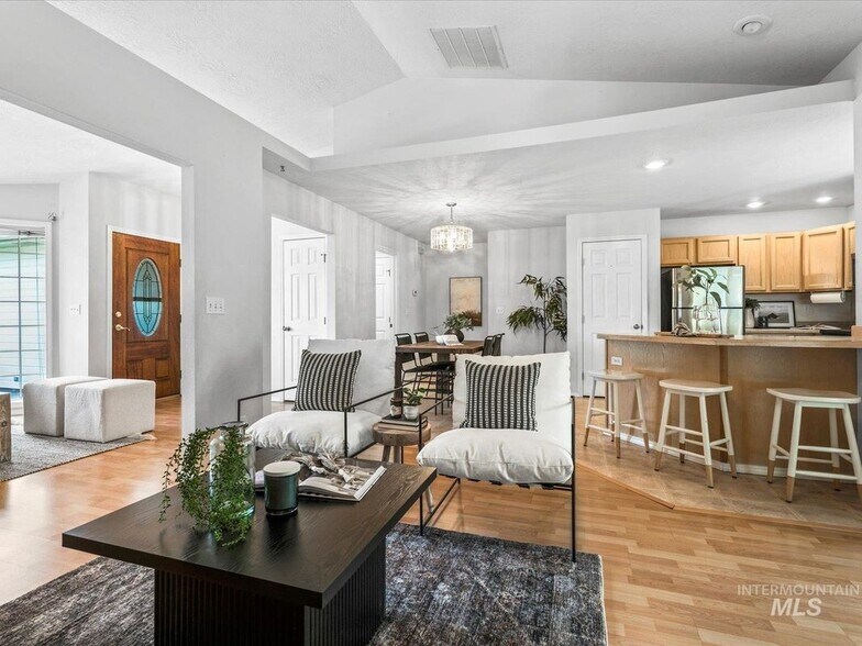 Building Photo - 233 S Duke Ave