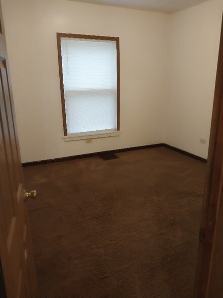 Building Photo - 6923 Classen Ave