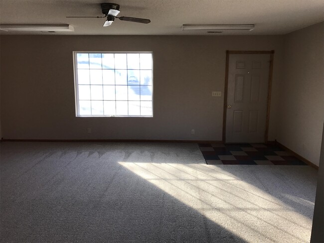 Building Photo - 1550 S Gold St