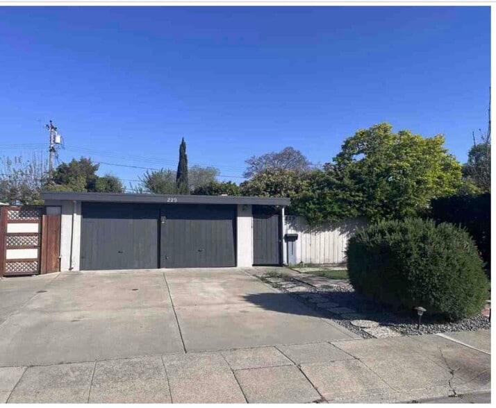Primary Photo - 229 Diablo Ave