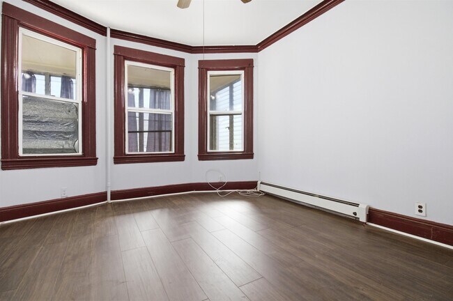 Building Photo - 35 W 52nd St