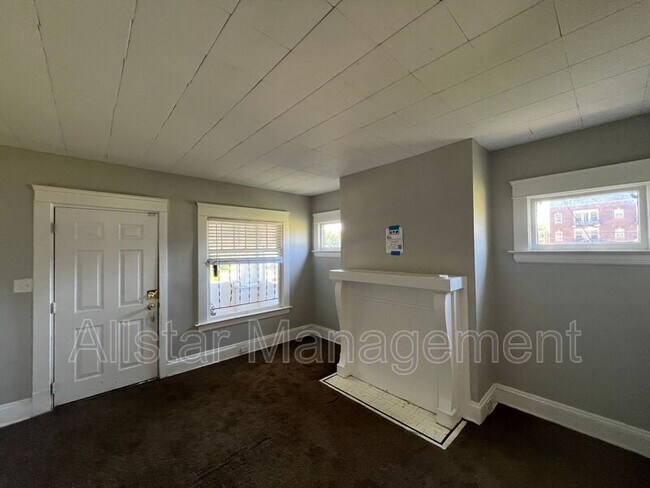 Building Photo - 13815 Idarose Ave