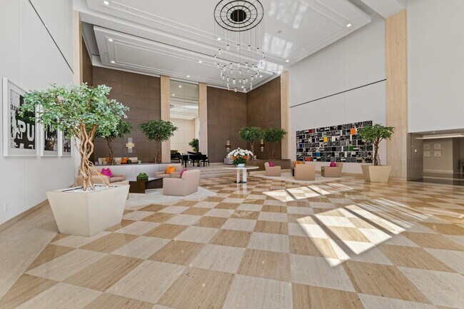 Building Photo - 529 S Flagler Dr