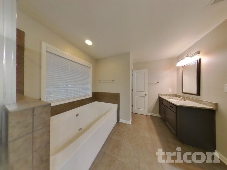 Building Photo - 173 Cliffhaven Cir