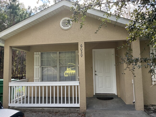 Building Photo - 6039 E Adams St