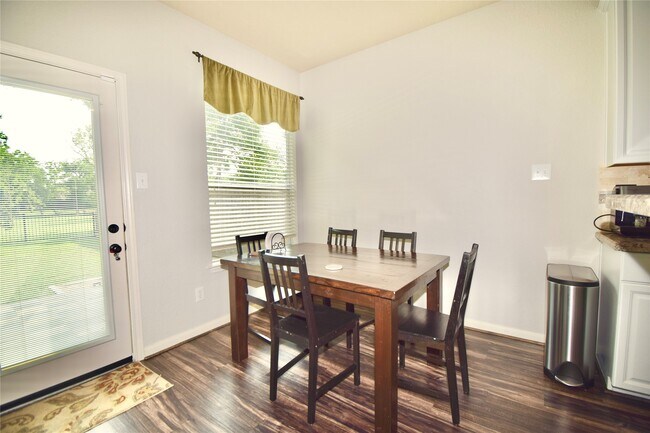 Building Photo - 10403 Village Lake Dr