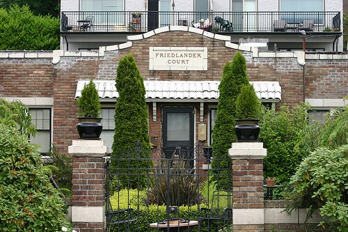Primary Photo - 2252 Alki Ave SW