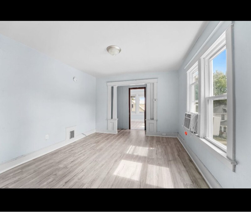 Building Photo - 40 Roberts St