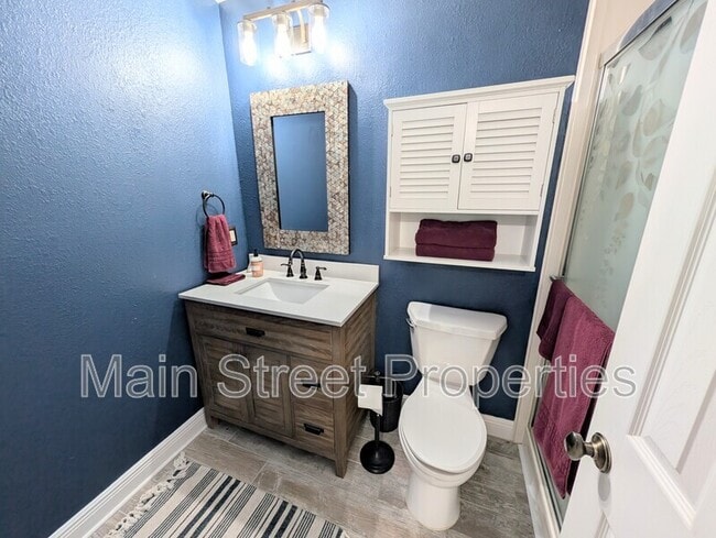 Building Photo - 14100 River Rd