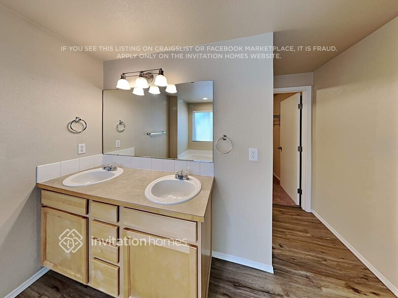 Building Photo - 17909 72nd Ave E