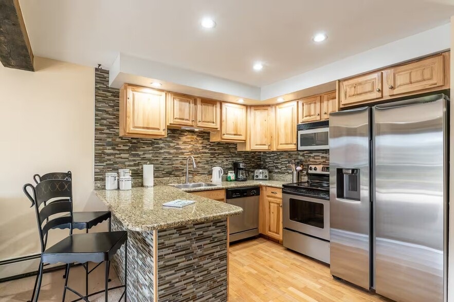 Kitchen - 1040 Vail View Dr