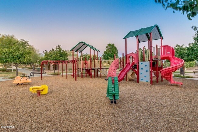 Building Photo - 31044 W Weldon Ave