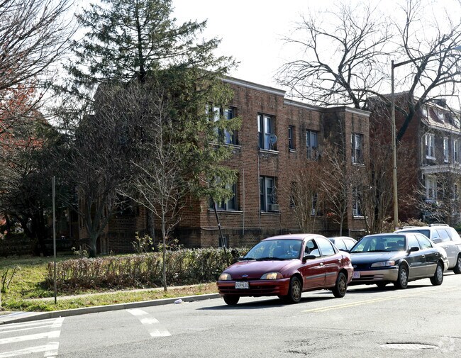 Building Photo - 4524 Iowa Ave NW