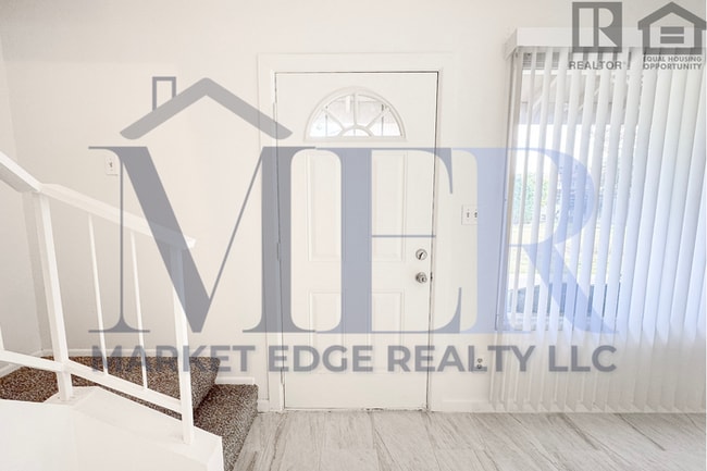 Building Photo - 2Bed/1.5Bath Townhome at Glendale/43rd Ave! Ready for Immediate Move-In!