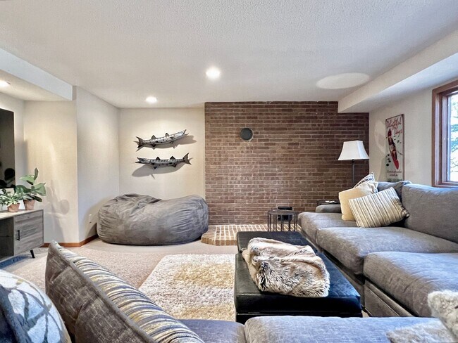 Building Photo - Sophisticated Condo Retreat on Old Mission Peninsula