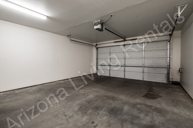 Building Photo - PEAR3527