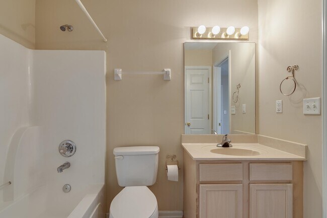 Building Photo - 331 Fountain River Dr