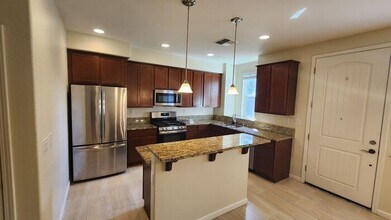 Building Photo - Coming Soon!! Town-home in Alamo Square!