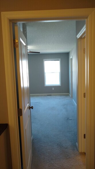 Building Photo - 6953 Archer Trl