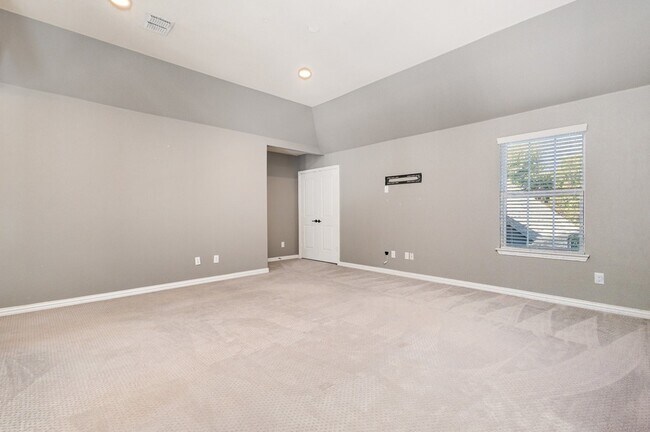 Building Photo - 14106 Summerwoods Ln