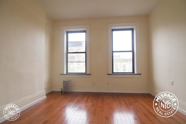 Building Photo - 781 Franklin Ave