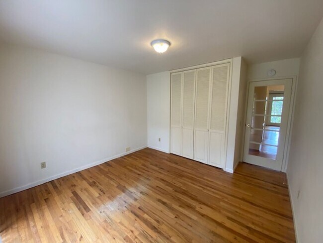 Building Photo - 3093 Hermitage Rd