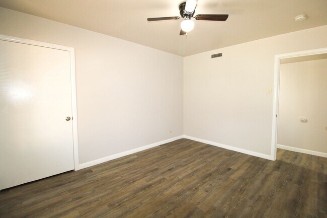 Building Photo - 434 Cosgrove St