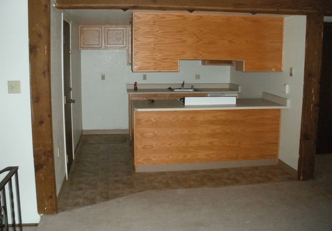 Building Photo - 2 Bed 2 Bath Duplex!