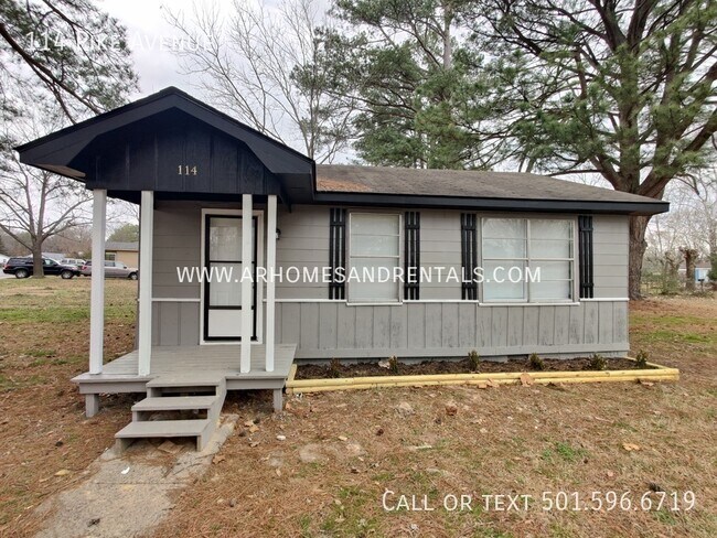Building Photo - 114 Pike Ave