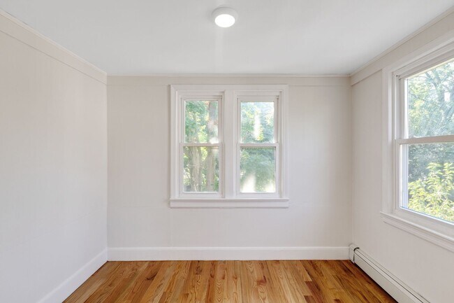 Building Photo - 161 Ashland Ave