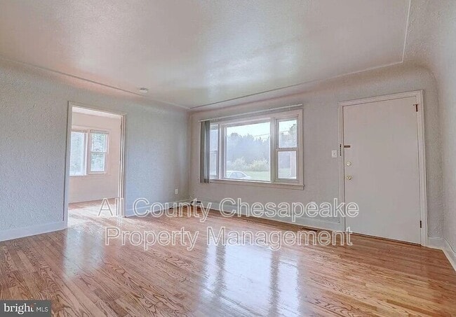 Building Photo - 817 Hilltop Ave Ext