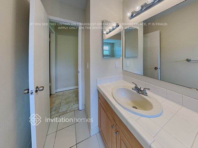 Building Photo - 7807 Capwood Ave
