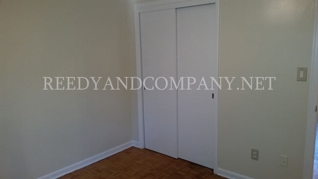 Building Photo - 903 W Raines Rd