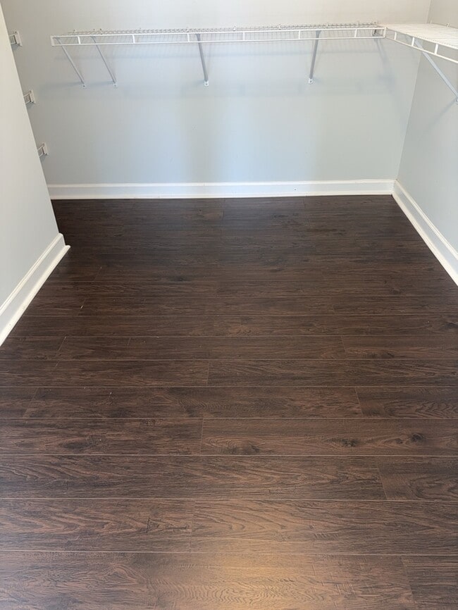 Building Photo - 3 Bedroom 2 Bathroom