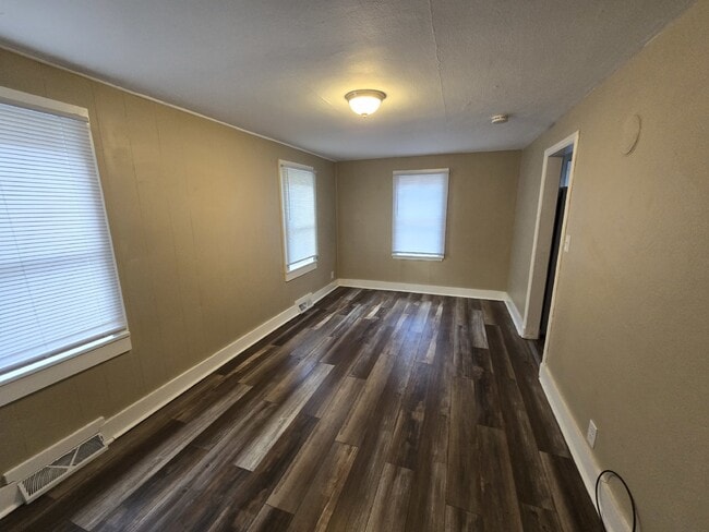 Building Photo - 857 9th St