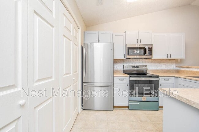 Building Photo - 6760 Willowbrook Dr