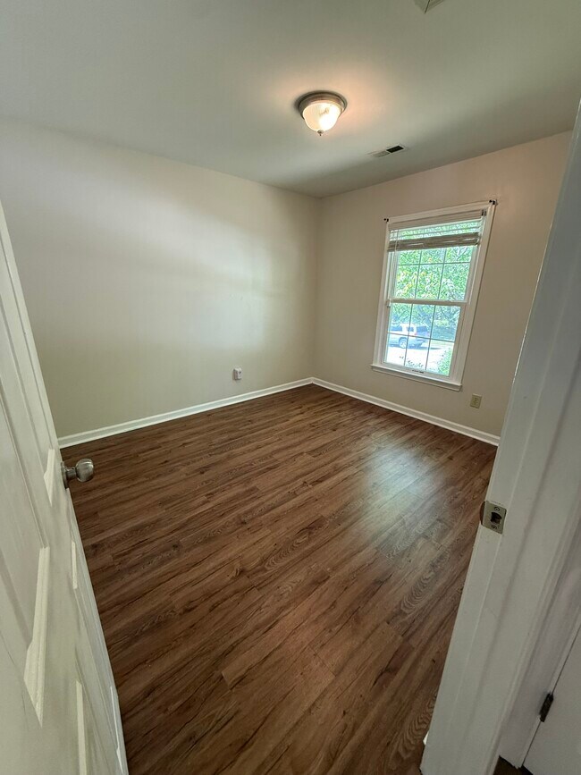 Building Photo - 3216 Timberwolf Ave