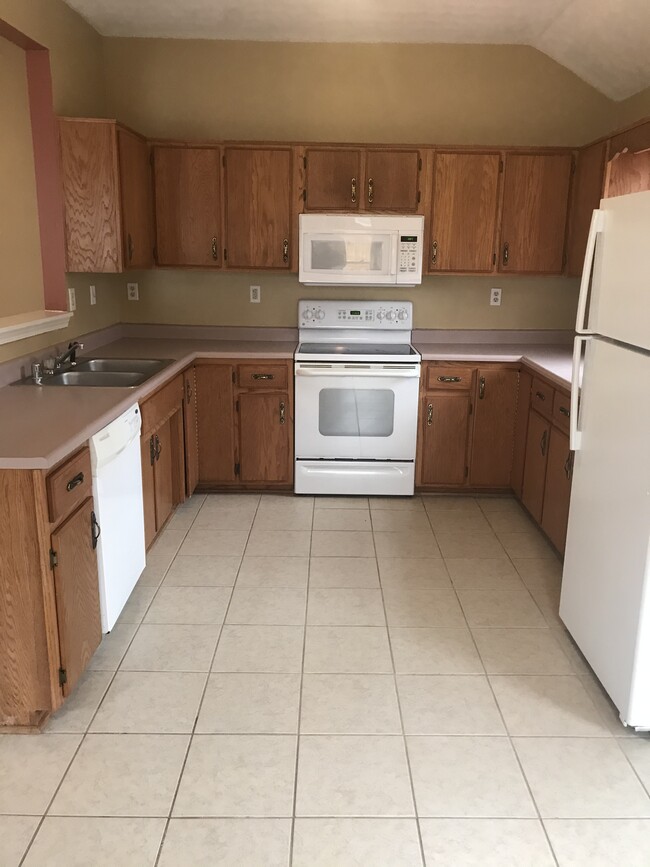 Kitchen - 5909 Lake Huron Ct