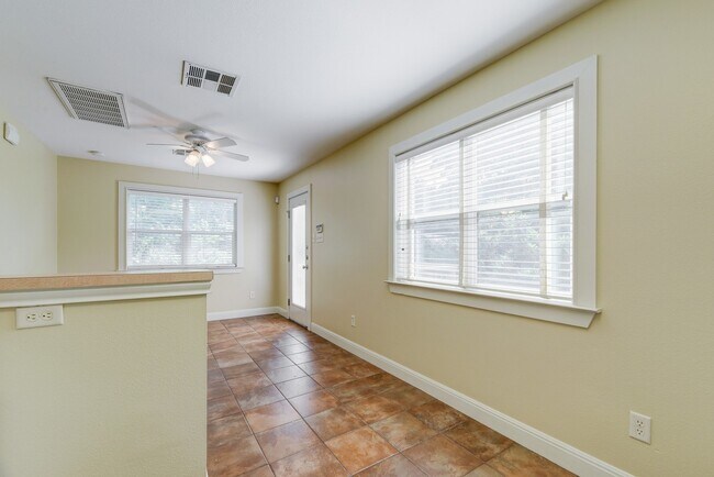 Building Photo - 4527 Avenue B
