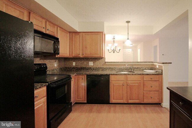 Building Photo - 3801 Ridge Knoll Ct