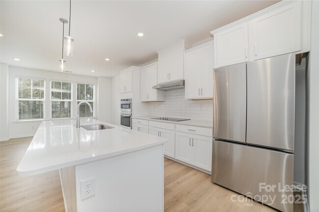 Building Photo - 5015 Westmead Ln