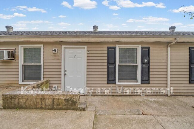 Building Photo - 191 Oak St