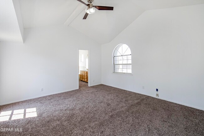 Building Photo - 908 Los Pinos Way