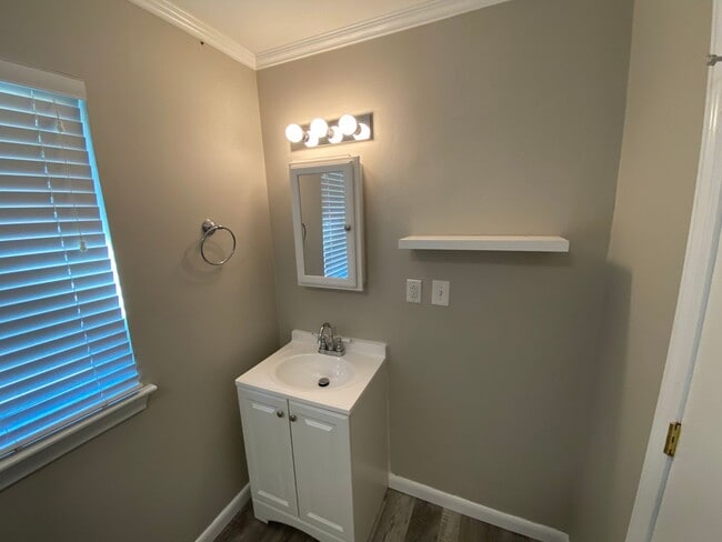 Building Photo - 3BR/2BA House in Hixson - Move in Ready!