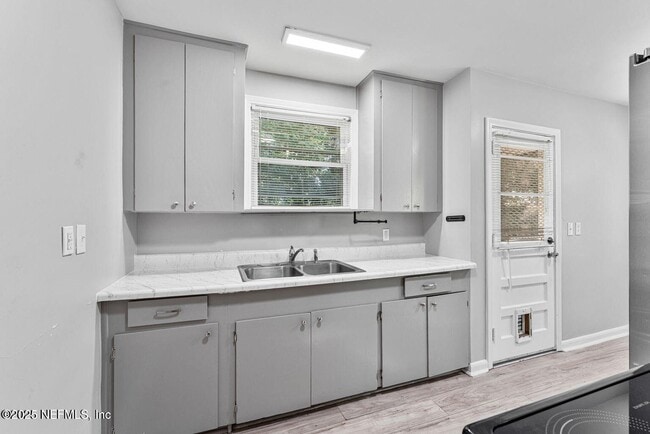 Building Photo - 431 W 62nd St